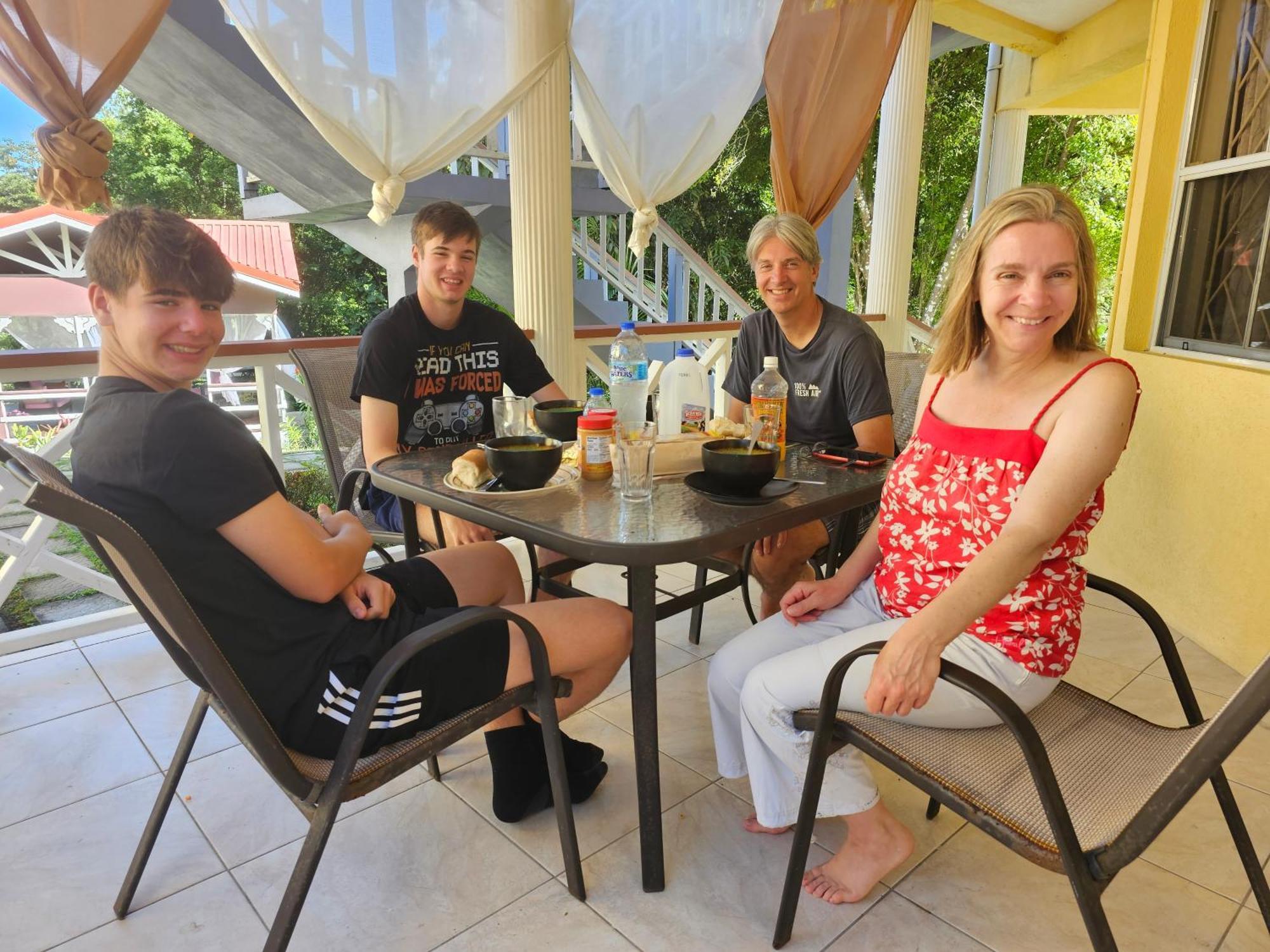 Royal Escape - 1 Hotel Anse La Raye ภายนอก รูปภาพ